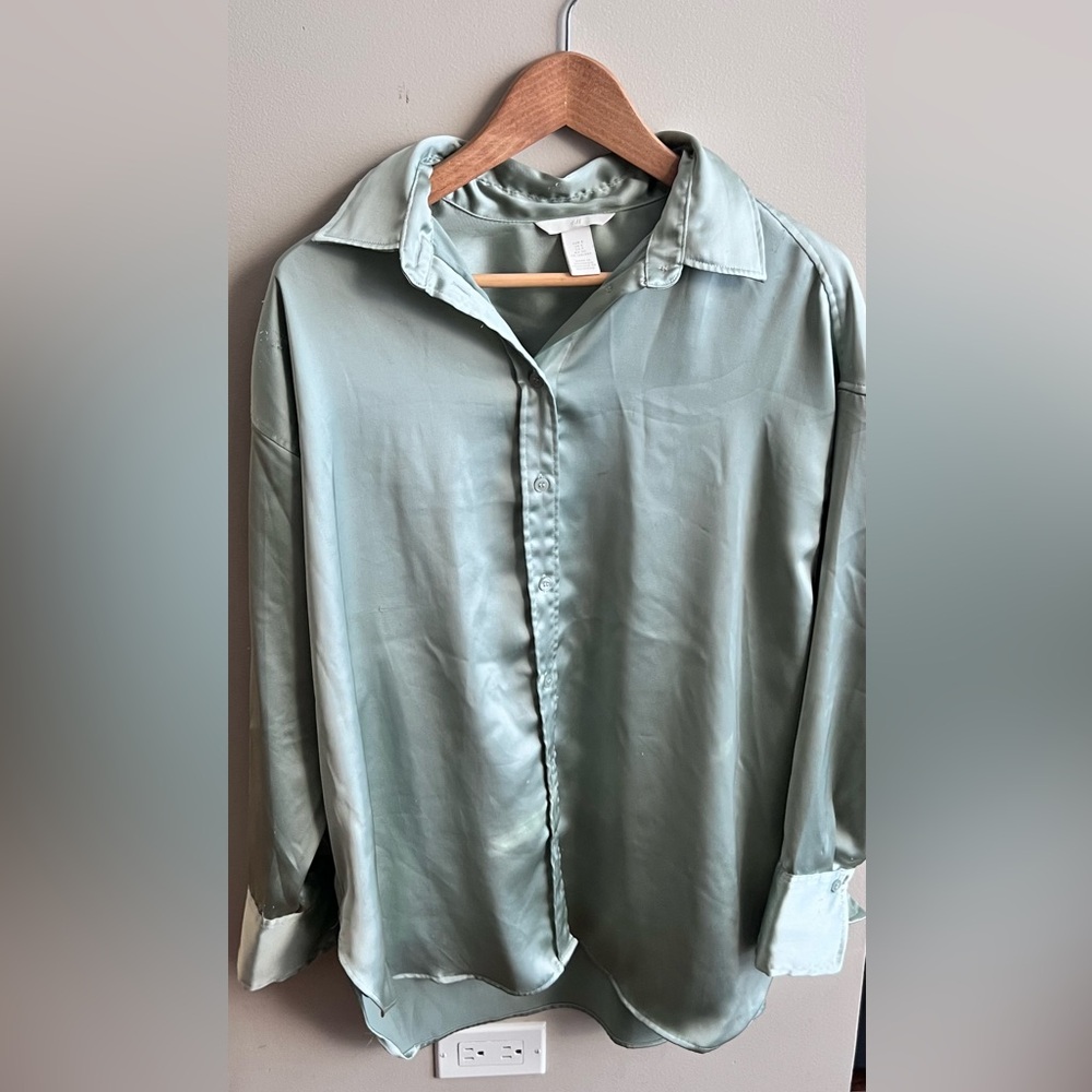 H&M Women’s Sage Green Casual Button Down Shirt
